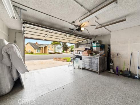 9961 Kings Canyon Drive, Huntington Beach, CA