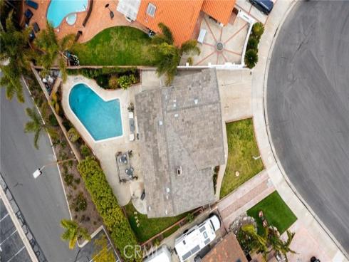 9961 Kings Canyon Drive, Huntington Beach, CA