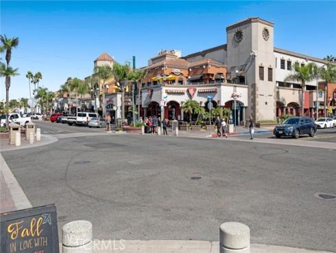 714 Alabama Street, Huntington Beach, CA