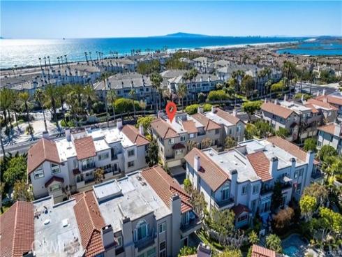 19361 Maidstone Lane, Huntington Beach, CA