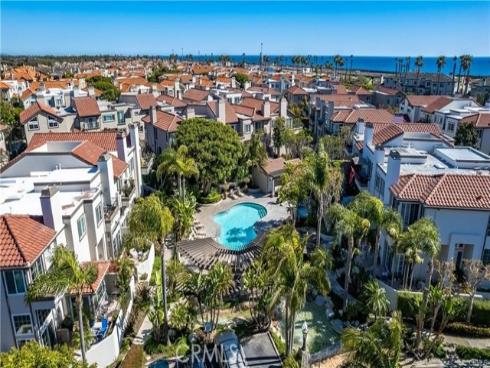 19361 Maidstone Lane, Huntington Beach, CA