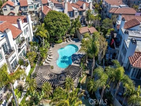 19361  Maidstone   Lane, Huntington Beach, CA