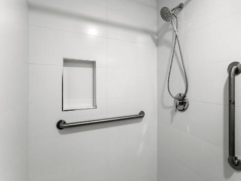 8566 Larkhall Cir 805C Circle, Huntington Beach, CA