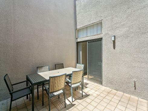 8566 Larkhall Cir 805C Circle, Huntington Beach, CA