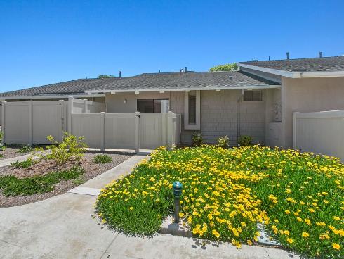 8566 Larkhall Cir 805C Circle, Huntington Beach, CA