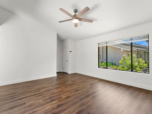 8566 Larkhall Cir 805C Circle, Huntington Beach, CA