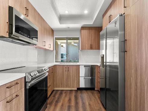 8566 Larkhall Cir 805C Circle, Huntington Beach, CA