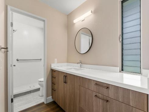 8566 Larkhall Cir 805C Circle, Huntington Beach, CA