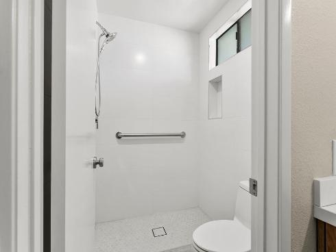 8566 Larkhall Cir 805C Circle, Huntington Beach, CA