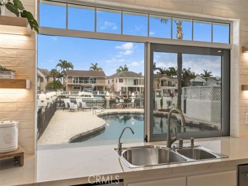 16201 Santa Barbara Lane, Huntington Beach, CA
