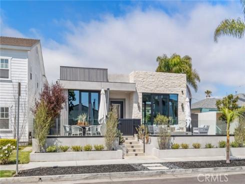 215 Lincoln Avenue, Huntington Beach, CA