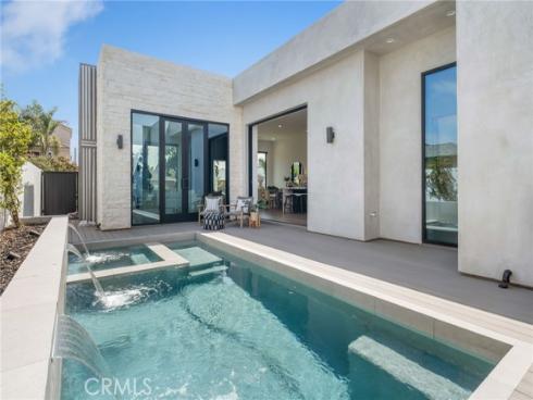 215 Lincoln Avenue, Huntington Beach, CA