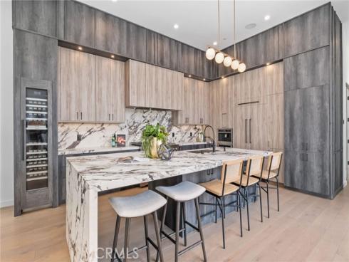 215 Lincoln Avenue, Huntington Beach, CA