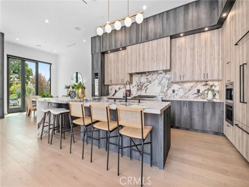 215 Lincoln Avenue, Huntington Beach, CA