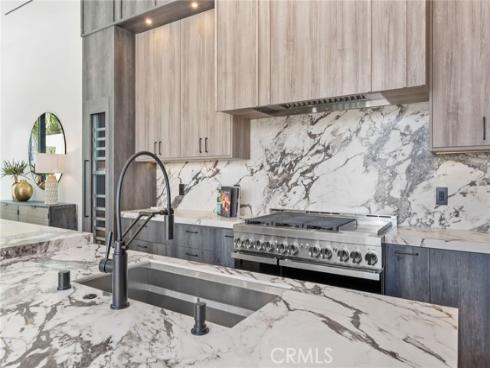 215 Lincoln Avenue, Huntington Beach, CA