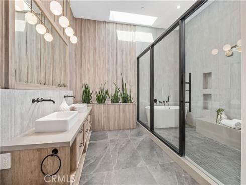 215 Lincoln Avenue, Huntington Beach, CA