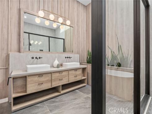 215 Lincoln Avenue, Huntington Beach, CA