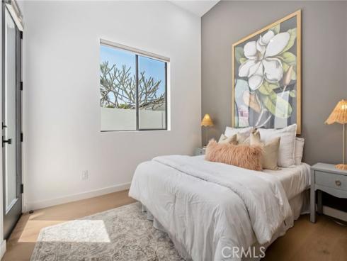 215 Lincoln Avenue, Huntington Beach, CA