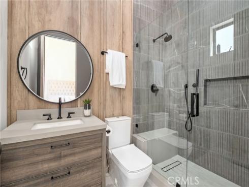 215 Lincoln Avenue, Huntington Beach, CA