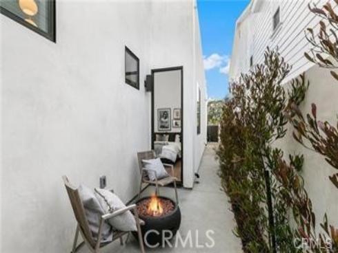 215 Lincoln Avenue, Huntington Beach, CA