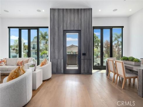 215 Lincoln Avenue, Huntington Beach, CA