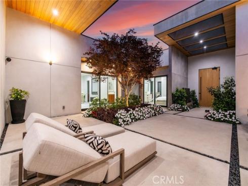 6691 Country Circle, Huntington Beach, CA