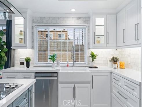 16001 Ballantine Lane, Huntington Beach, CA