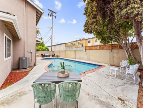 16001 Ballantine Lane, Huntington Beach, CA