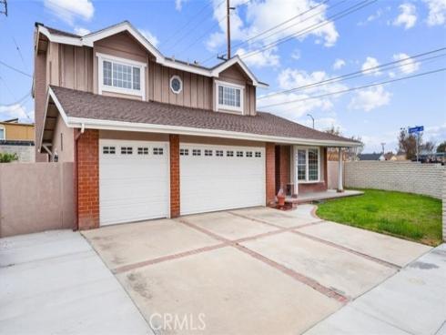 16001 Ballantine Lane, Huntington Beach, CA