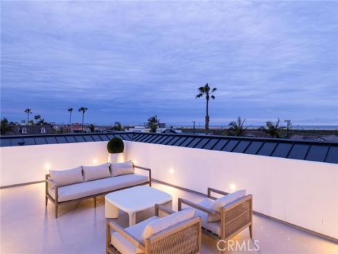 9121 Christine Drive, Huntington Beach, CA