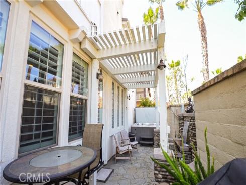 8284 Kendall Drive, Huntington Beach, CA