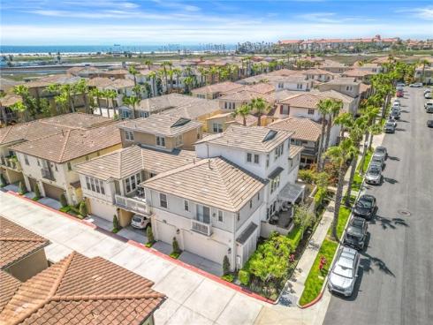 8284 Kendall Drive, Huntington Beach, CA