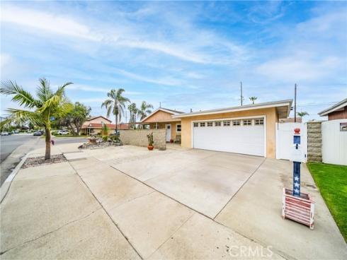 9611 Albacore Dr , Huntington Beach, CA
