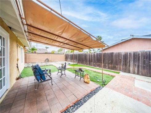 9611 Albacore Dr , Huntington Beach, CA