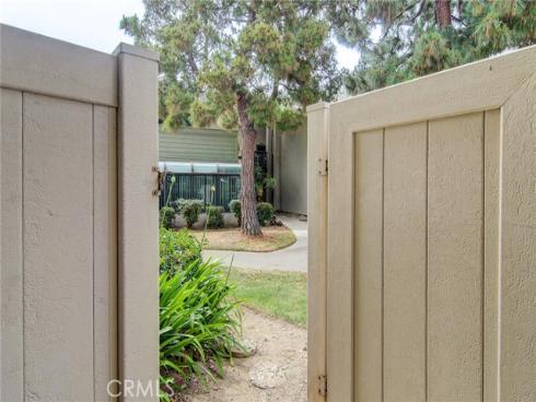 8566 Van Ness 21D Court, Huntington Beach, CA