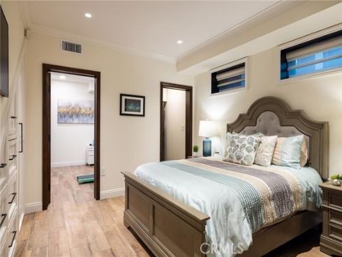 302 3rd Street, Huntington Beach, CA