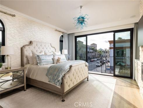 302 3rd Street, Huntington Beach, CA