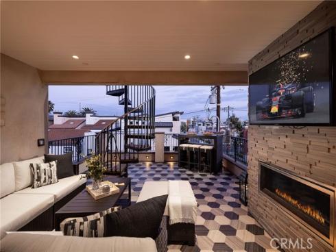 302 3rd Street, Huntington Beach, CA