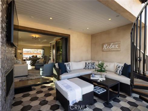 302 3rd Street, Huntington Beach, CA