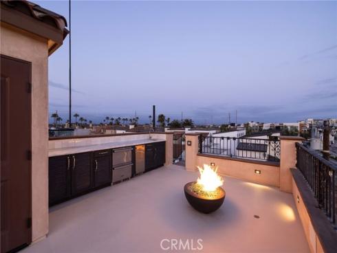 302 3rd Street, Huntington Beach, CA