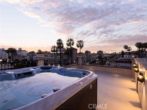 302 3rd Street, Huntington Beach, CA