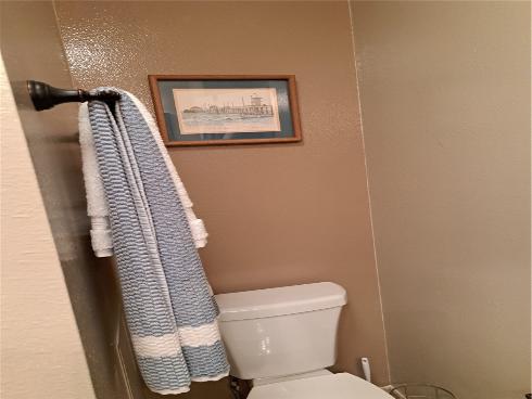 711 Pacific Coast 418 Highway, Huntington Beach, CA