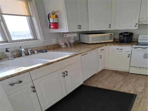 711 Pacific Coast 418 Highway, Huntington Beach, CA