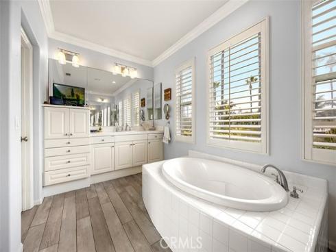 6615 Feather Drive, Huntington Beach, CA