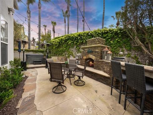 6615 Feather Drive, Huntington Beach, CA