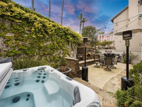 6615 Feather Drive, Huntington Beach, CA