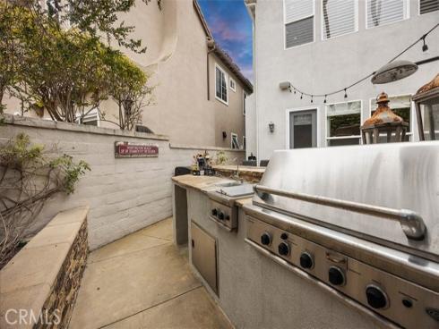 6615 Feather Drive, Huntington Beach, CA