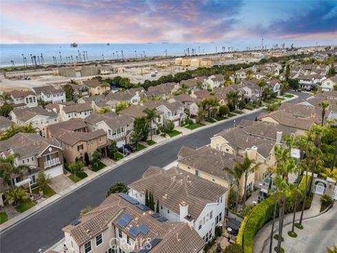 6615 Feather Drive, Huntington Beach, CA