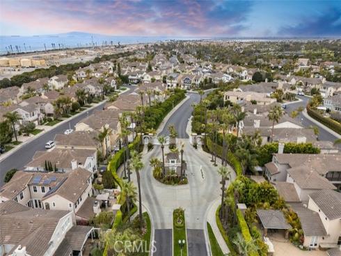 6615 Feather Drive, Huntington Beach, CA