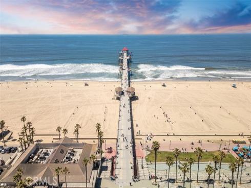 6615 Feather Drive, Huntington Beach, CA